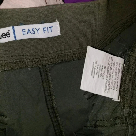 Lee Easy Fit 16 army green shorts - Picture 3 of 4